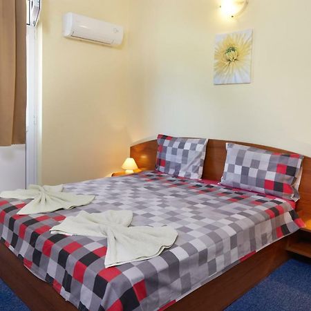 Guest House Plechkarovi Ravda Bagian luar foto