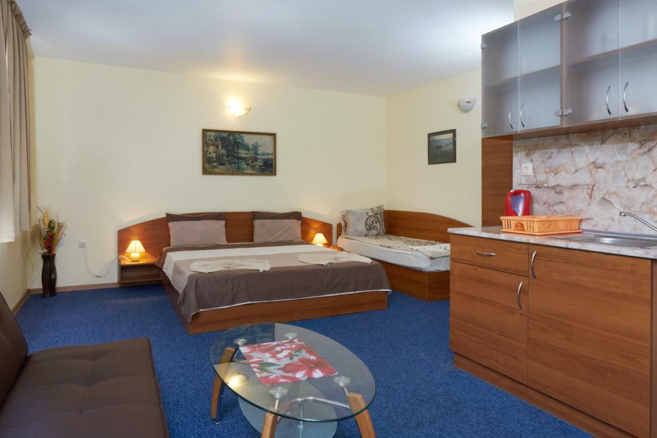 Guest House Plechkarovi Ravda Bagian luar foto