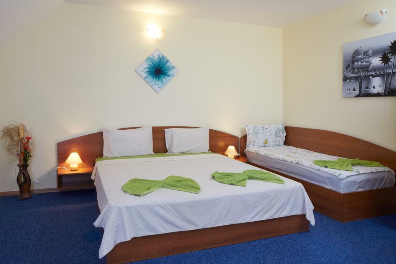 Guest House Plechkarovi Ravda Bagian luar foto