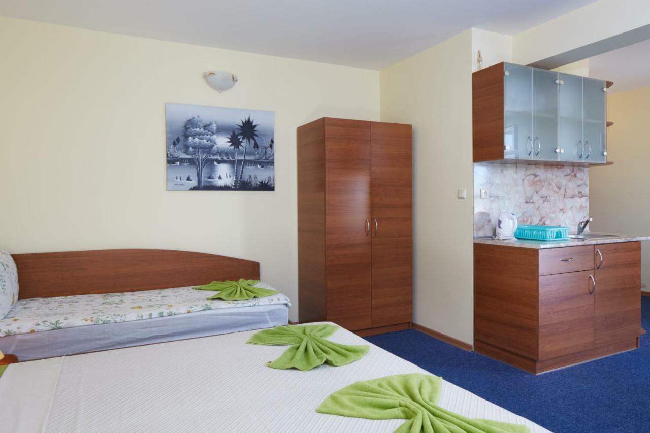 Guest House Plechkarovi Ravda Bagian luar foto