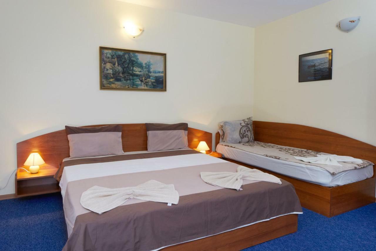 Guest House Plechkarovi Ravda Bagian luar foto